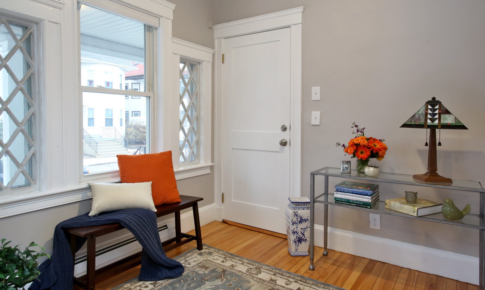 cropped-5_Benton-Road__EDIT5BentonSt1Foyer_474697.jpg