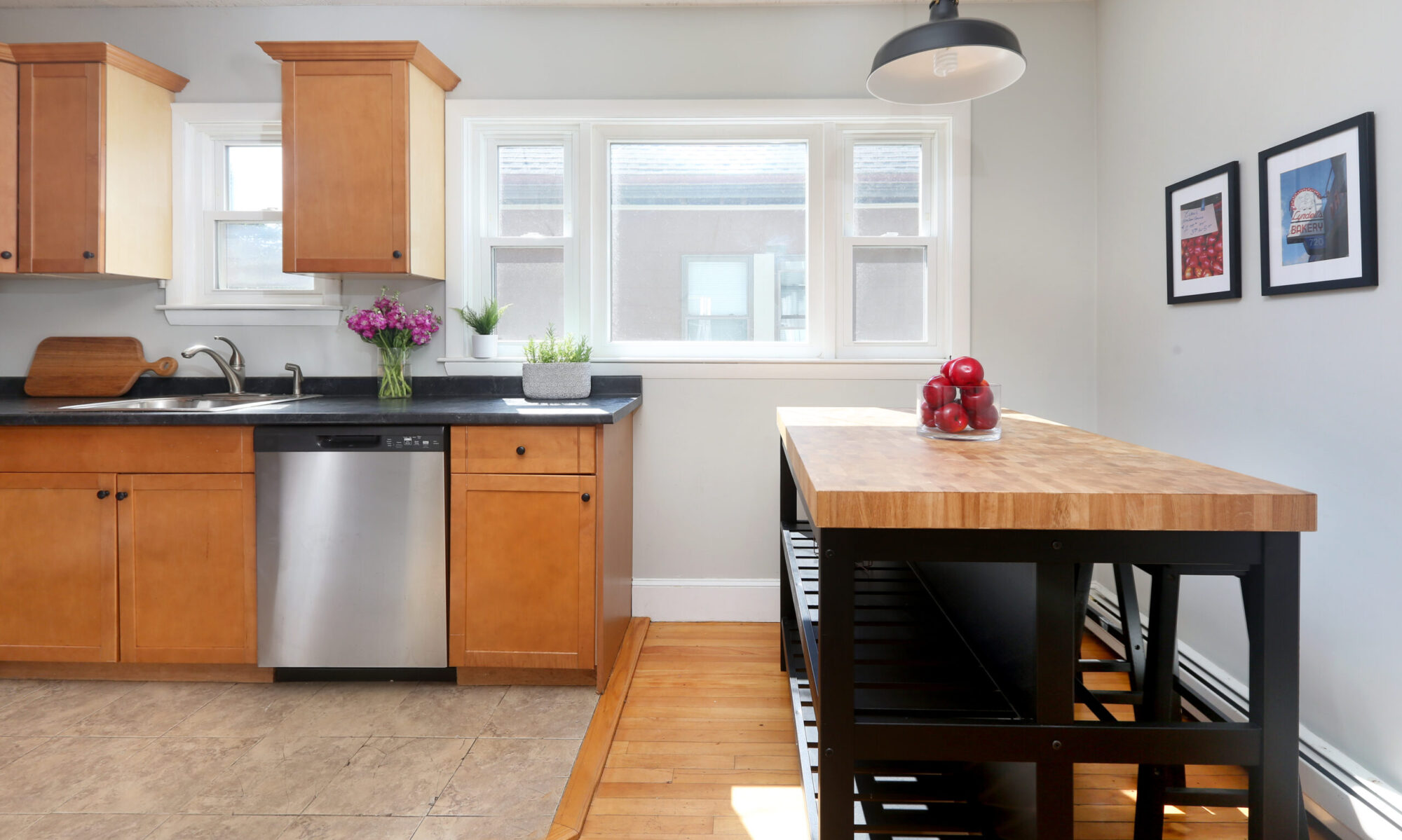cropped-5_Brenton-Road__5BentonRdKitchen2_765334-scaled-1.jpg